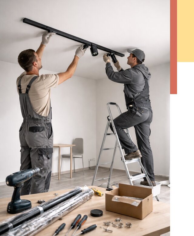 Установка трековых светильников в натяжной потолок в Волхове от 4397 руб. | ОТДЕЛОЧНИК-Влх